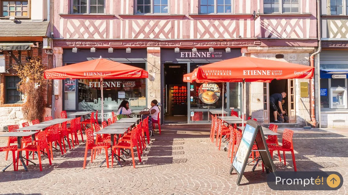 Restaurant ETIENNE Coffee & Shop Rouen, cuisine bar / café, au Vieux-Marche de Rouen - photo terrain